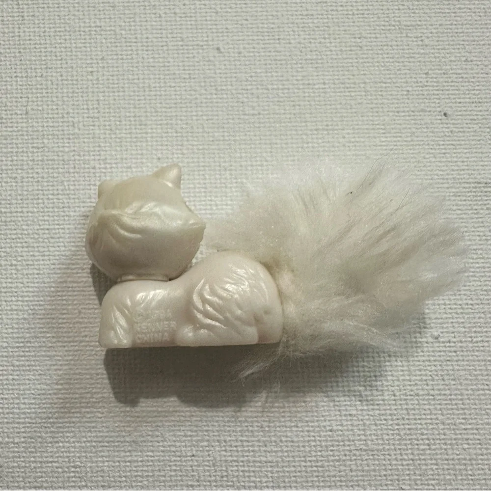 Vintage Kenner Littlest Pet Shop Fluffy Tail Persian Kitty Cat 2.5" 1994 White - Picture 5 of 9